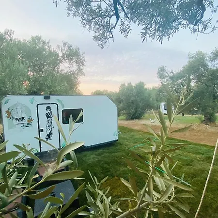 Caravan Kamp alanı Dikili