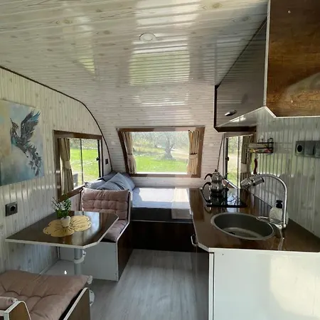 Kamp alanı Caravan Dikili