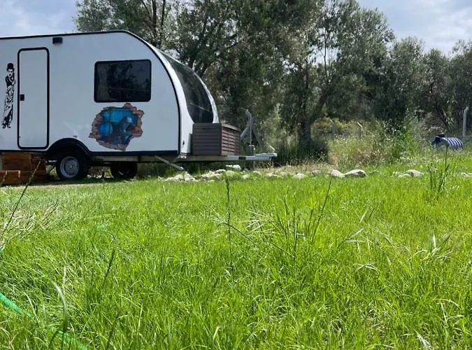 Caravan مكان تخييم