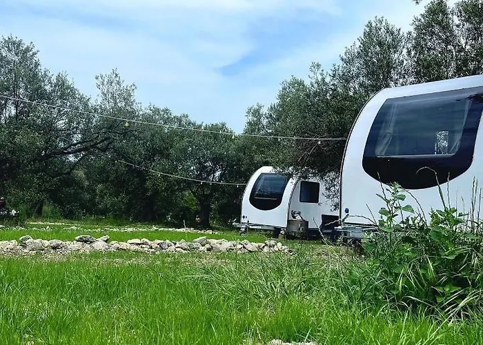 Caravan * ديكيلي