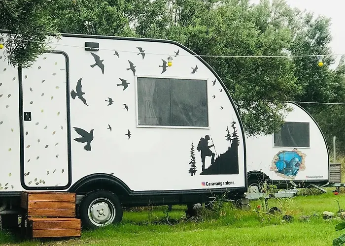 Caravan مكان تخييم