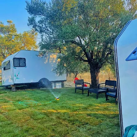 Caravan Dikili