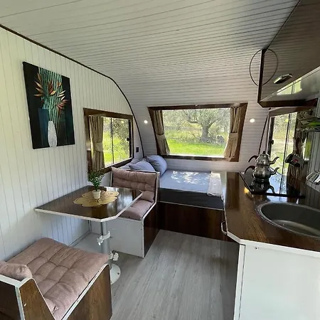 Campsite Caravan *