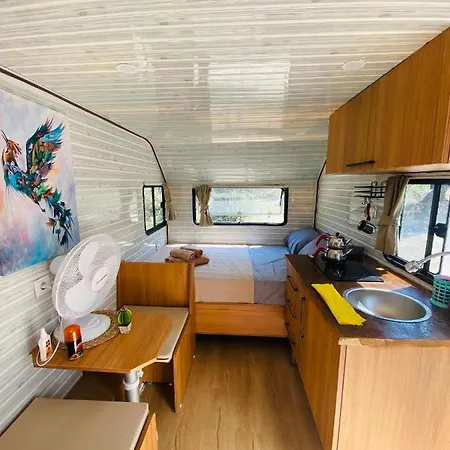 Caravan Campsite *