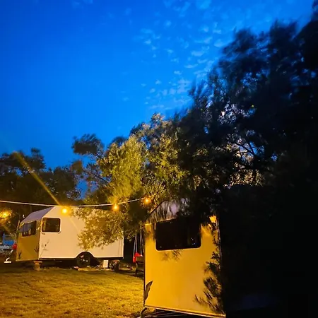 Campsite Caravan *